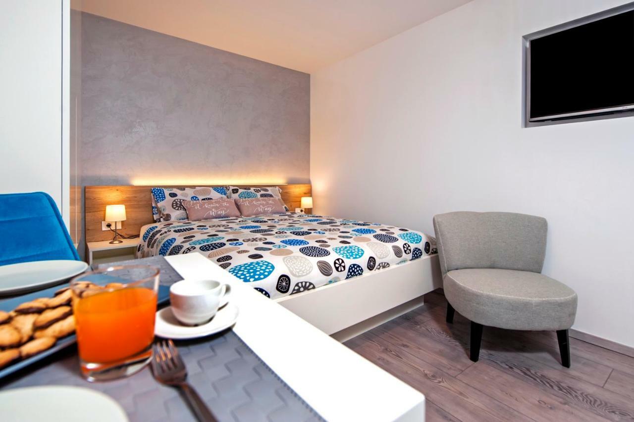 Studio Apartment Kris Rovinj Luaran gambar